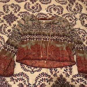 Patterned long sleeve top